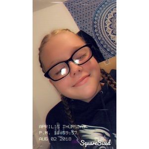 Meet your Posher, April